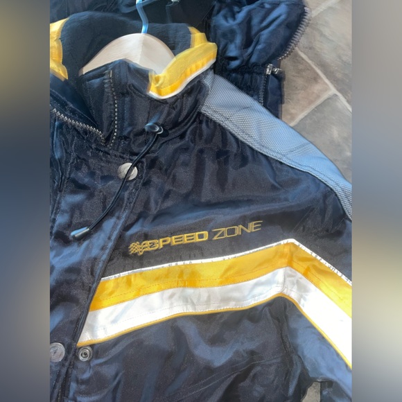 Ungava super warm snowmobile suit, two pieces. I extra warm. water/wind proof. - Picture 7 of 16